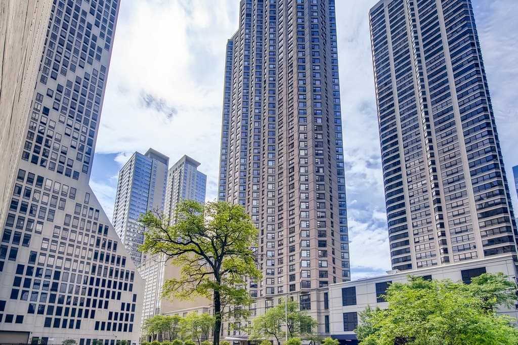 401 E Ontario St Apt 3207