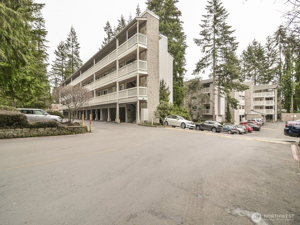 14527 NE 40th St Apt G204, Bellevue