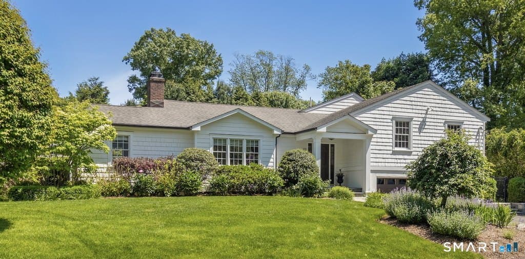 22 Mallard Dr, Greenwich