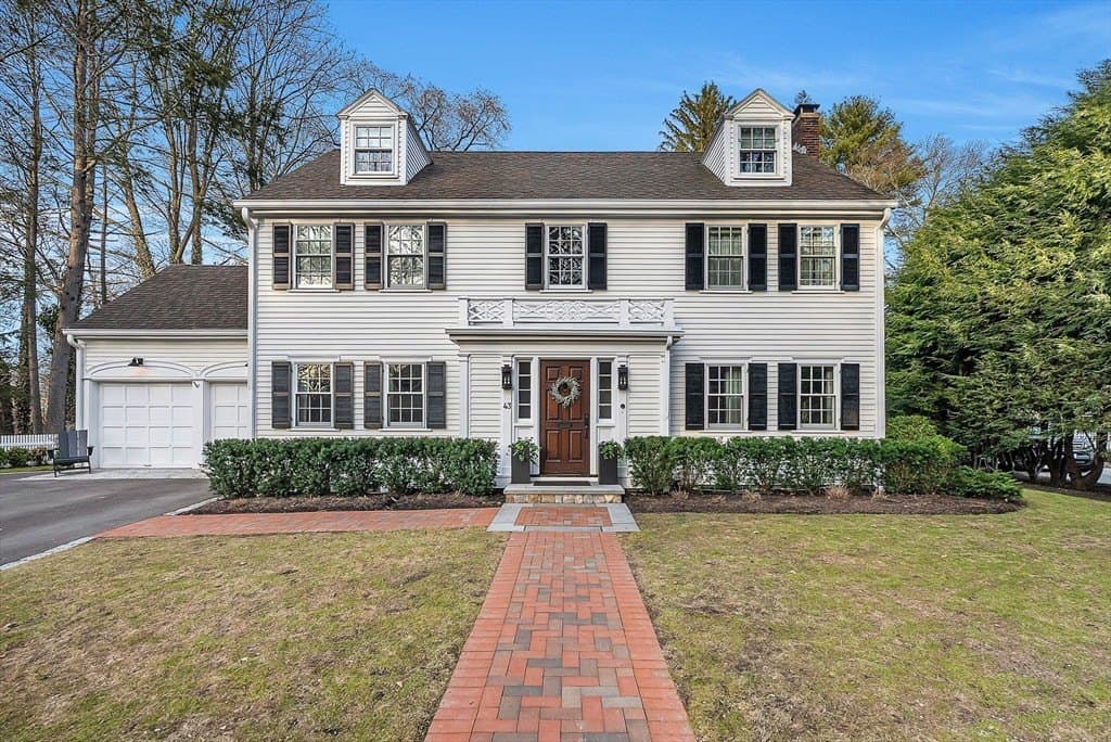 43 Amherst Rd, Wellesley