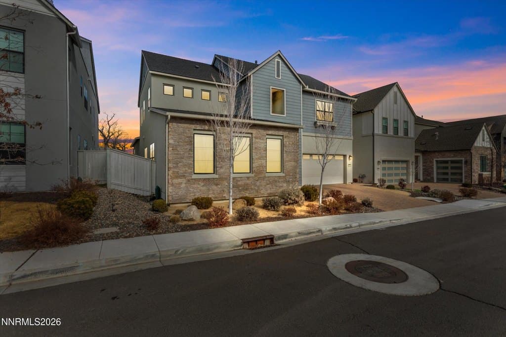 715 W Pleasant Oak Trl, Reno