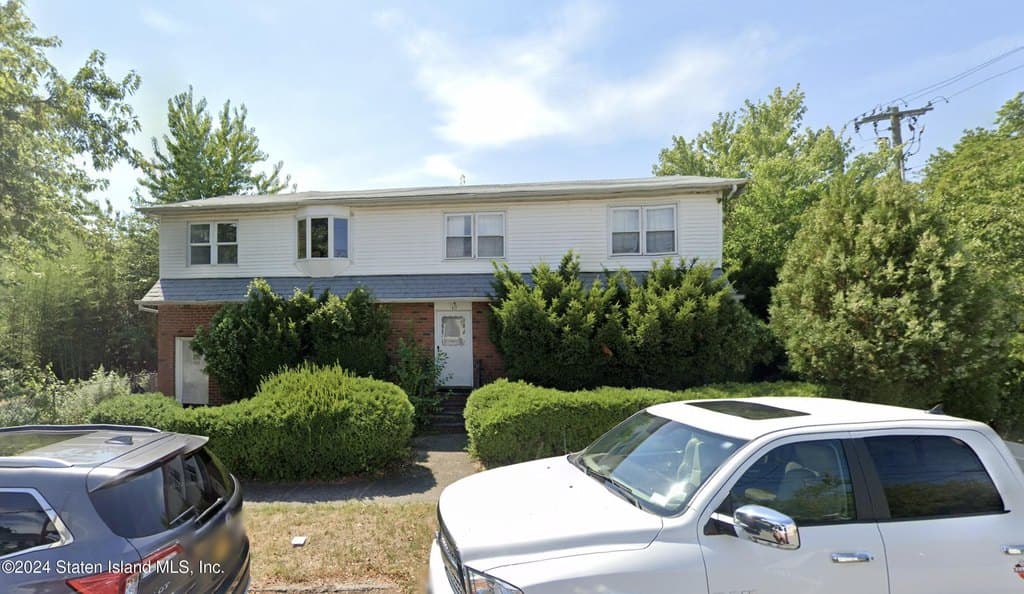 160 Todt Hill Rd, Staten Island