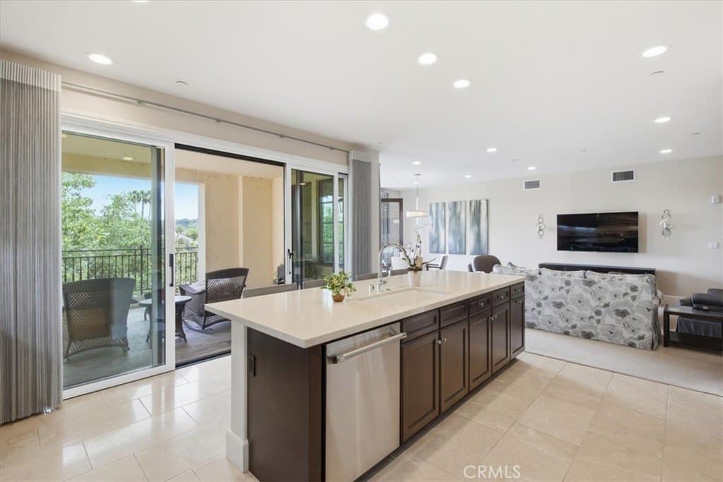 23500 Park Sorrento Unit D44, Calabasas