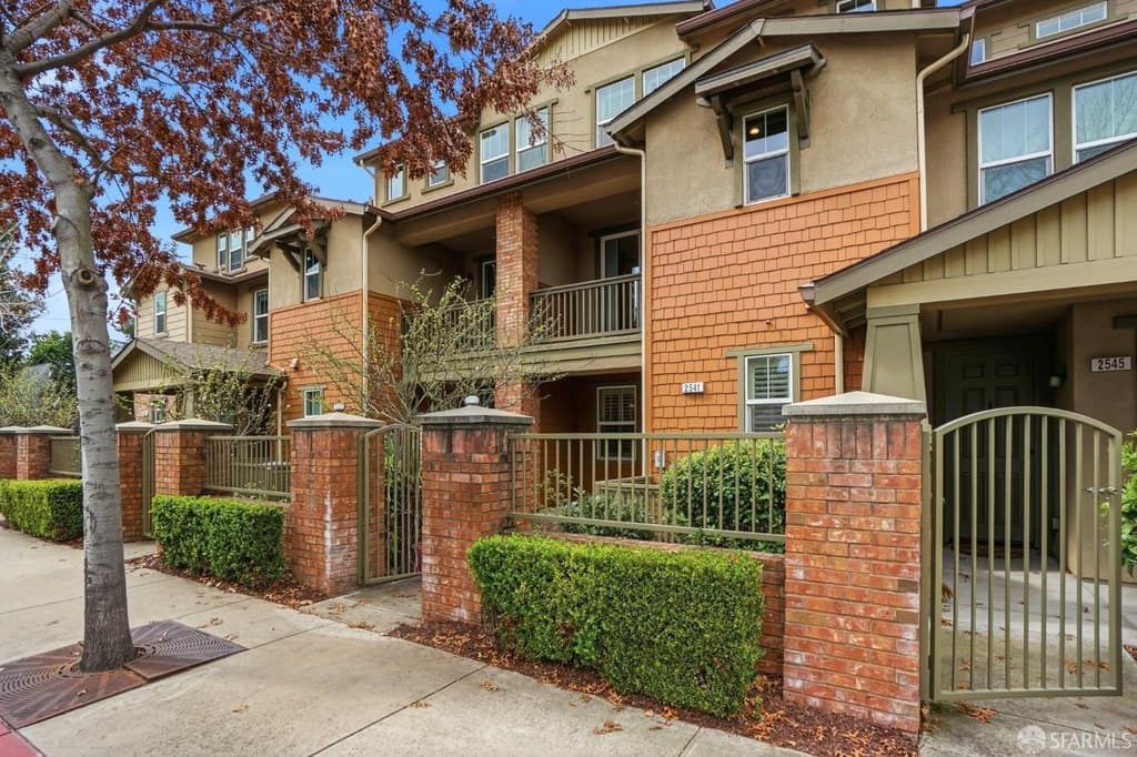 2541 Oak Rd, Walnut Creek