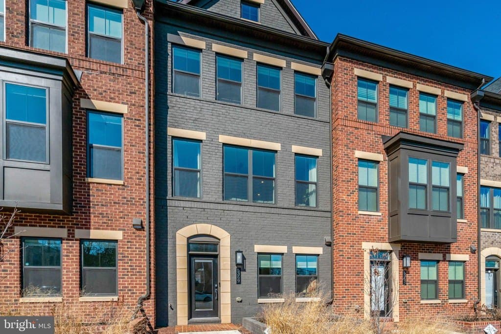 5369 8th Rd S, Arlington