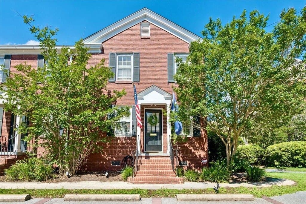 301 Broad St Apt 4