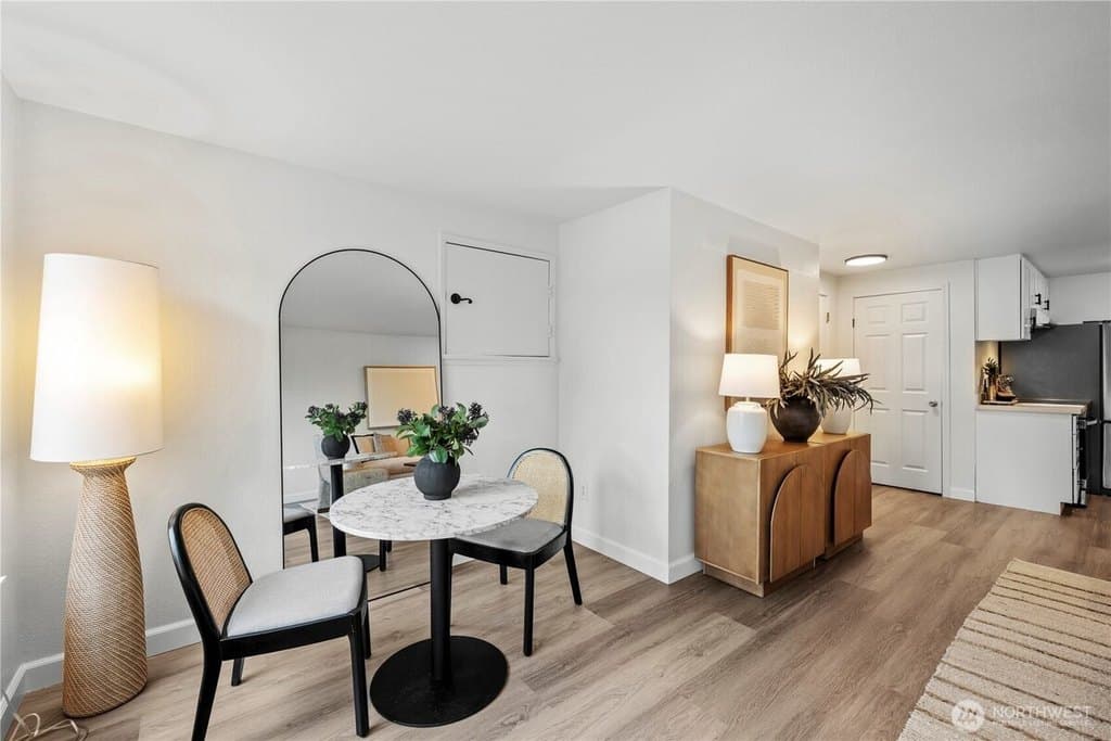 707 N 130th St Apt B204