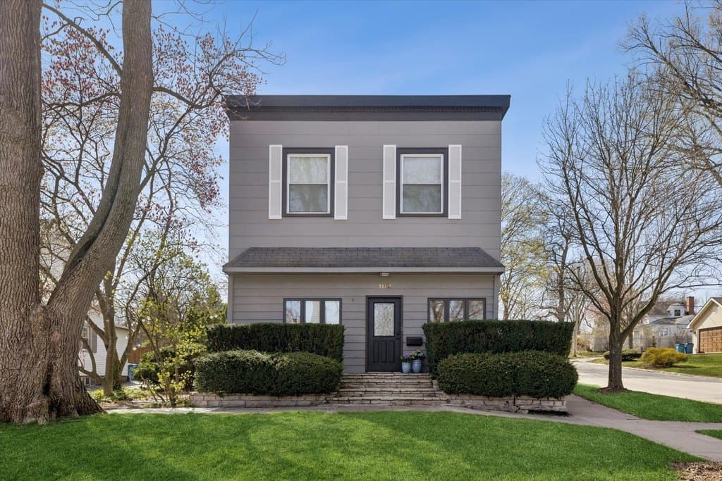 102 S Quincy St, Hinsdale