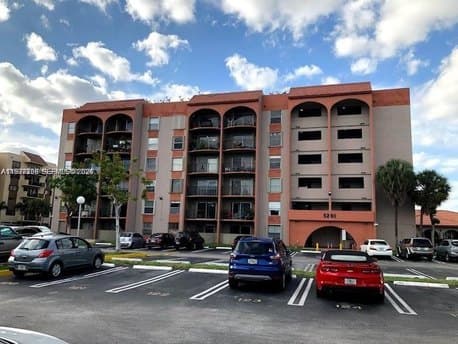 5201 NW 7th St Apt 314