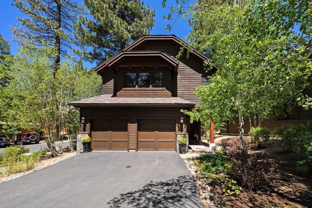 873 Rosewood Cir