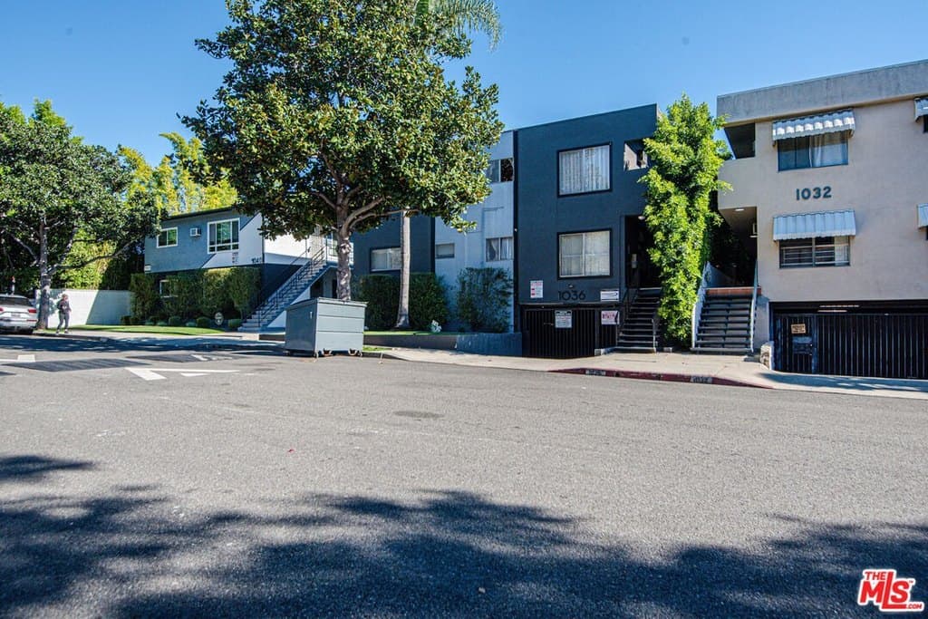 1036 N Genesee Ave, West Hollywood