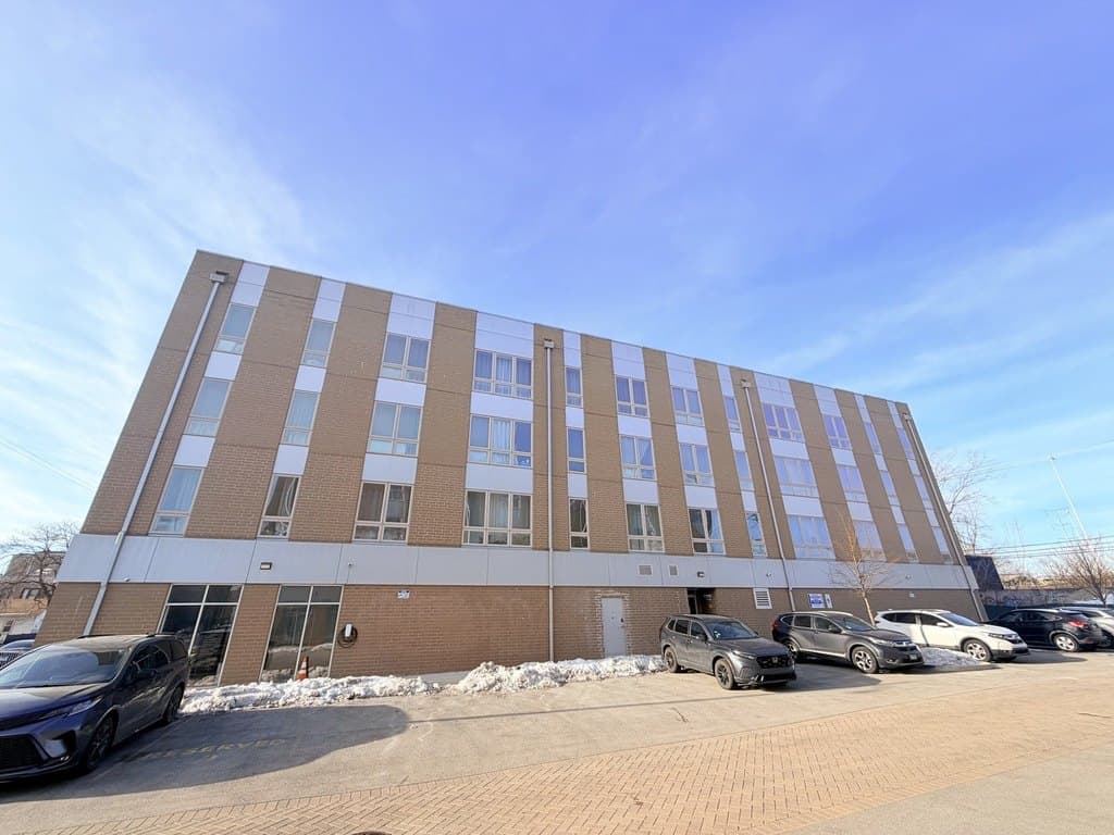 3218 S Archer Ave Unit 201