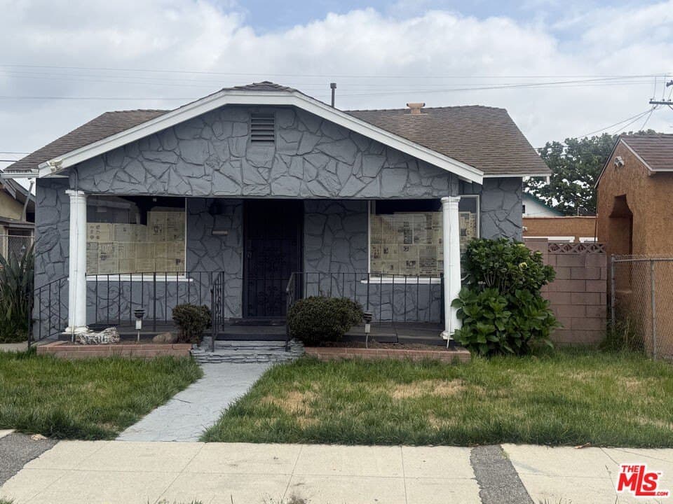 1706 W 65th Pl, Los Angeles
