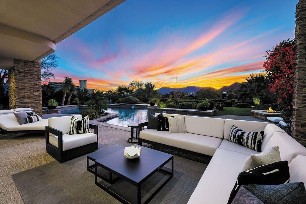 940 Andreas Canyon Dr, Palm Desert