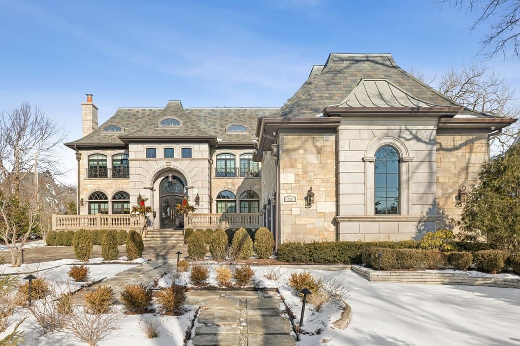 321 E 9th St, Hinsdale