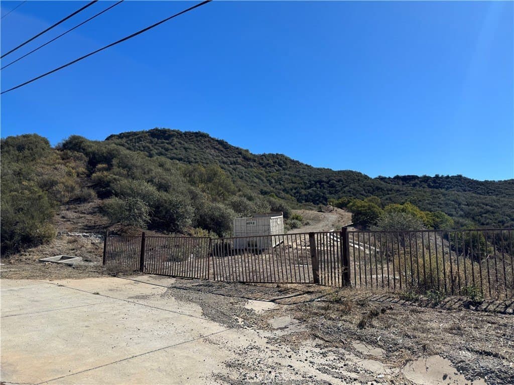 25858 Mulholland Hwy, Calabasas