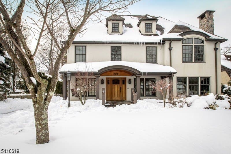 105 Larned Rd, Summit