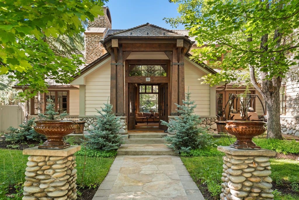 721 W North St, Aspen