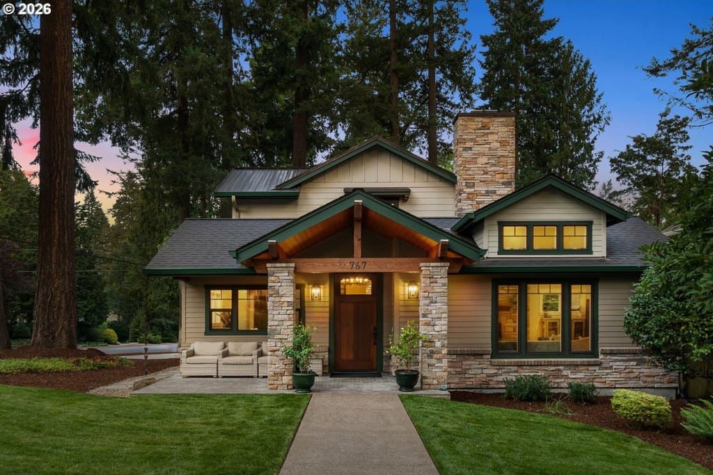 767 10th St, Lake Oswego