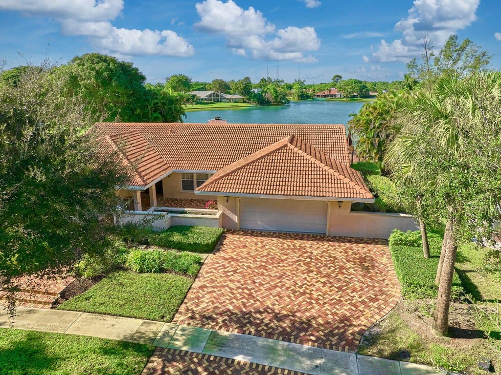 7691 Estrella Cir, Boca Raton