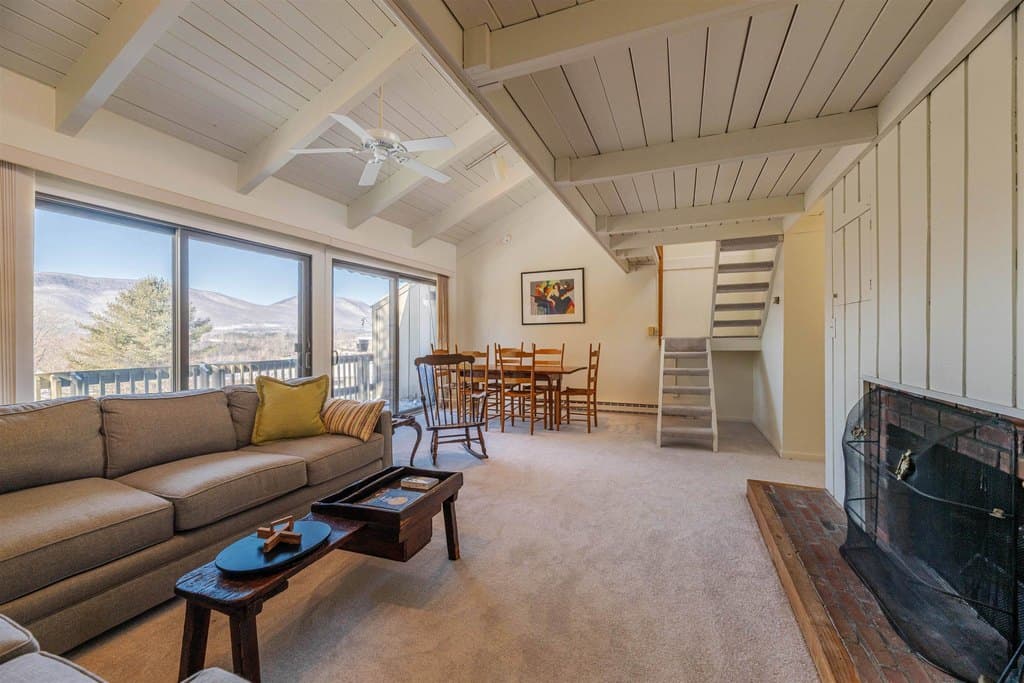 14 Vaughn Farm Rd Unit 1, Manchester