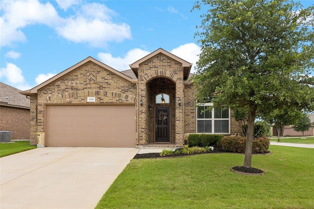 300 Delgany Trl, Fort Worth