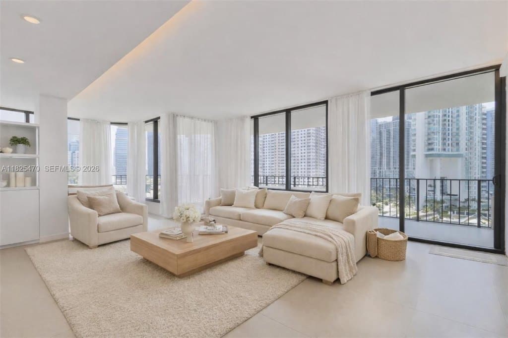 520 Brickell Key Dr Apt A1421