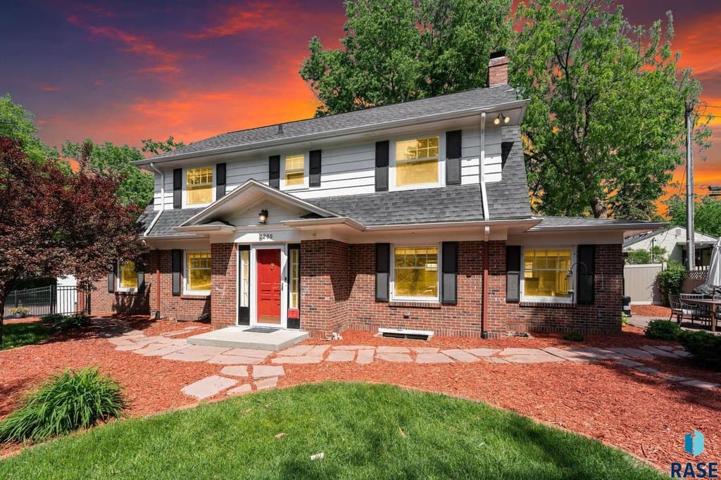 2200 S Phillips Ave, Sioux Falls