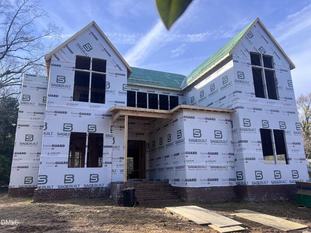 802 Warren Ave, Cary