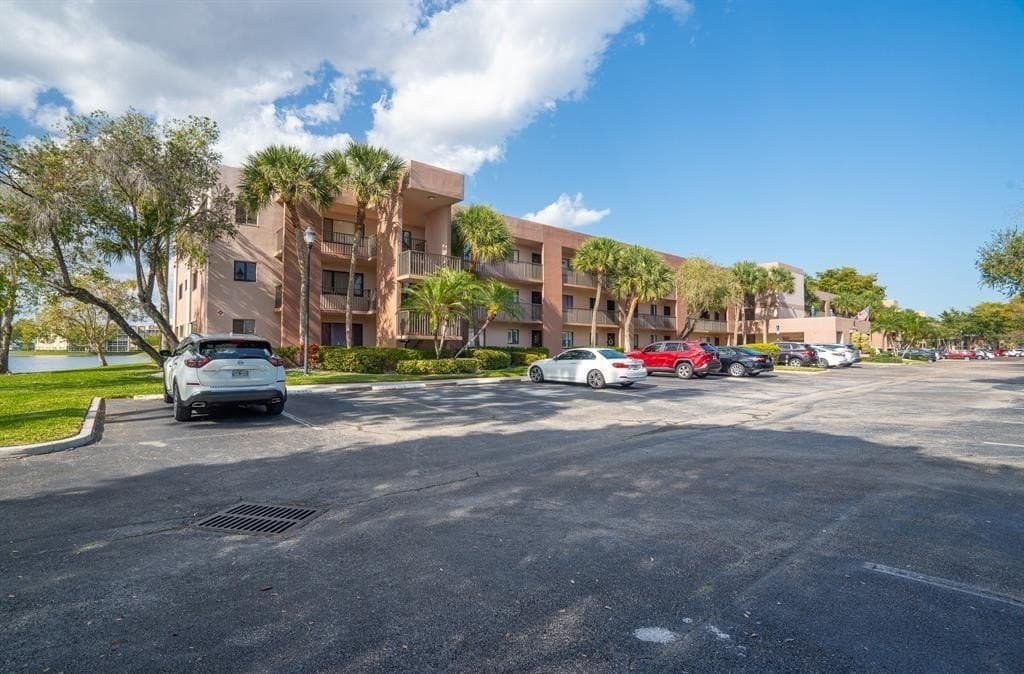 7442 Ashmont Cir Unit 203, Fort Lauderdale