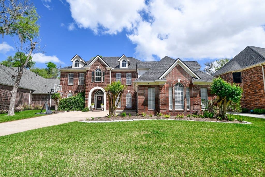 7311 Timberlake Dr, Sugar Land