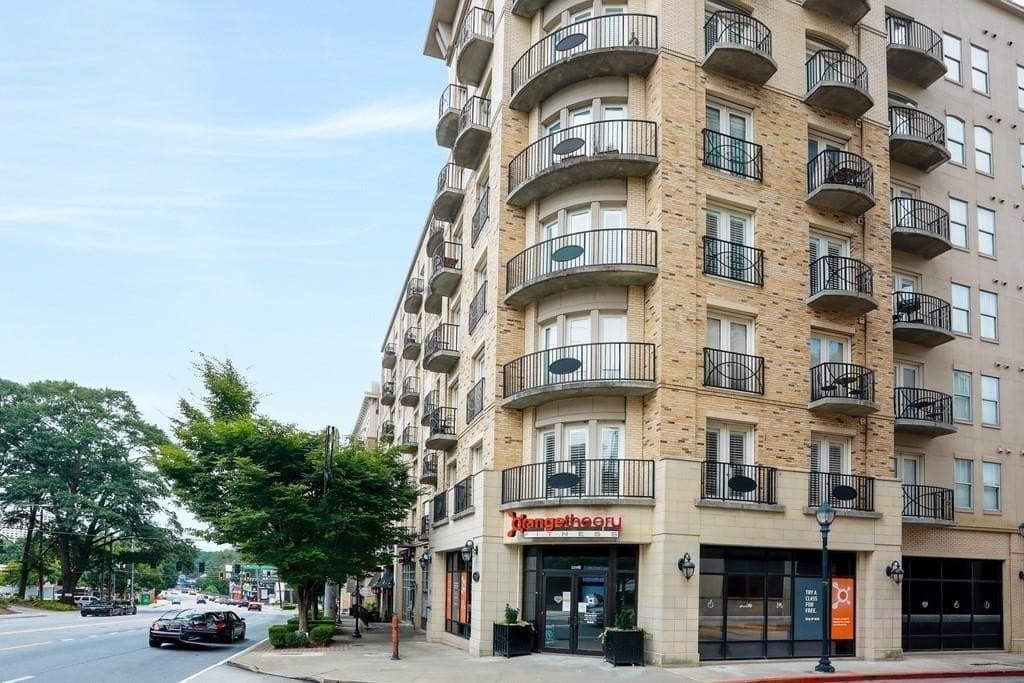 2277 Peachtree Rd NE Unit 408