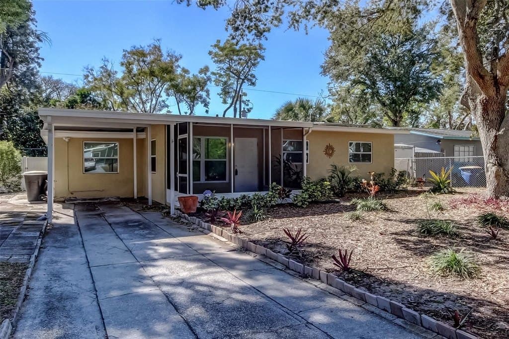 1353 Mary L Rd, Clearwater