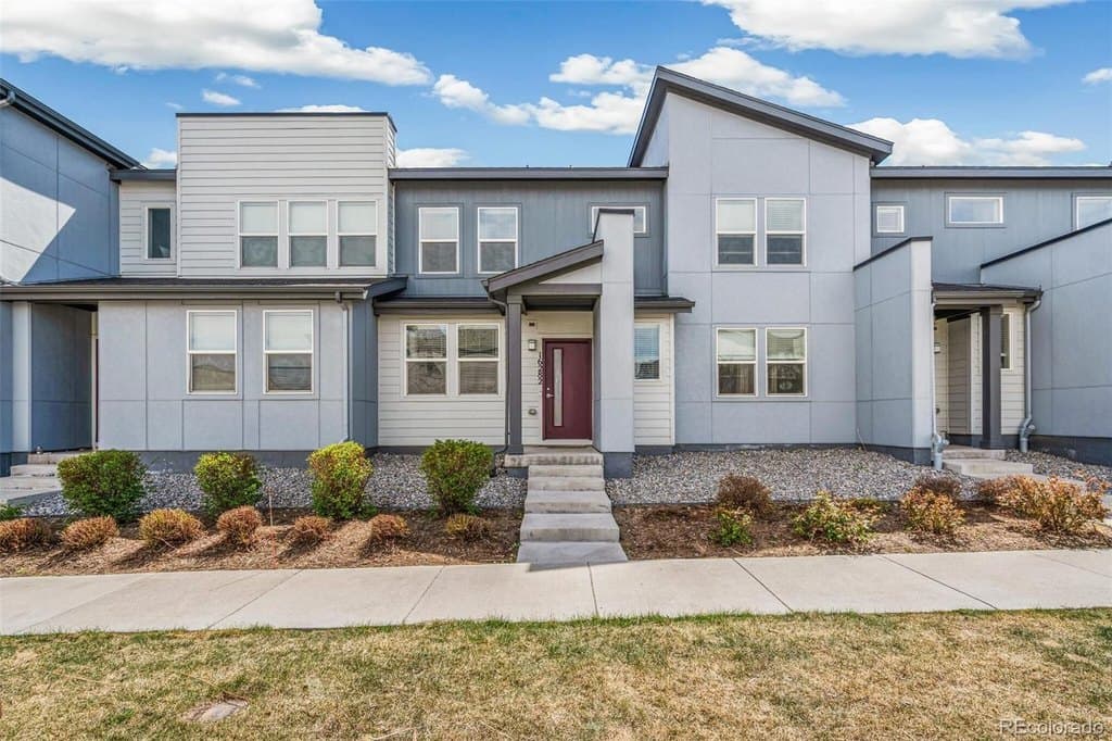 16282 E 47th Pl, Denver