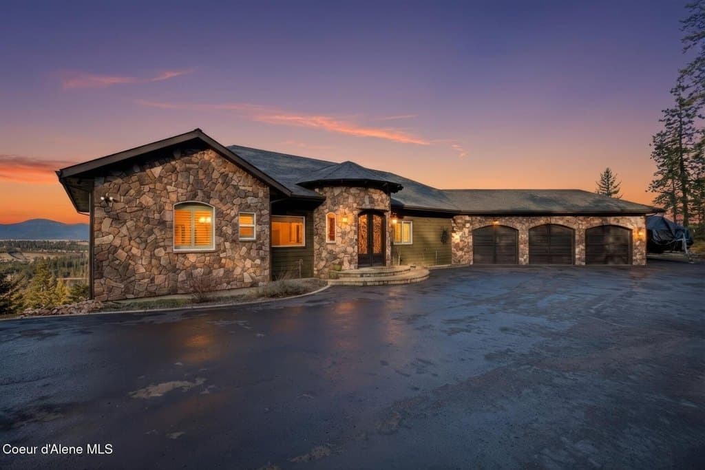 5969 W Highland Dr, Coeur d'Alene