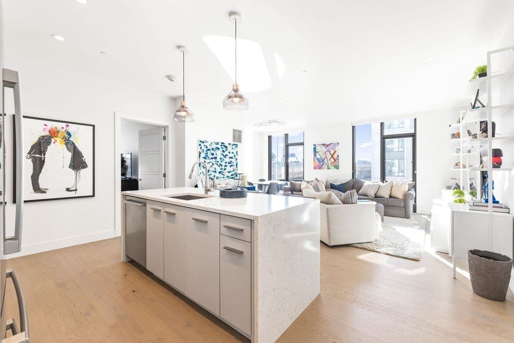 40 Traveler St Apt 303