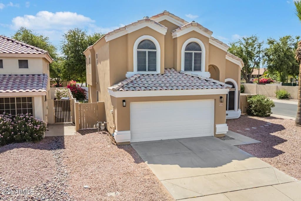 929 S Scallop Dr, Gilbert