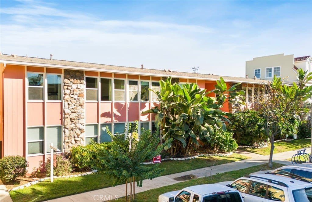 1023 E 1st St Unit 19, Long Beach