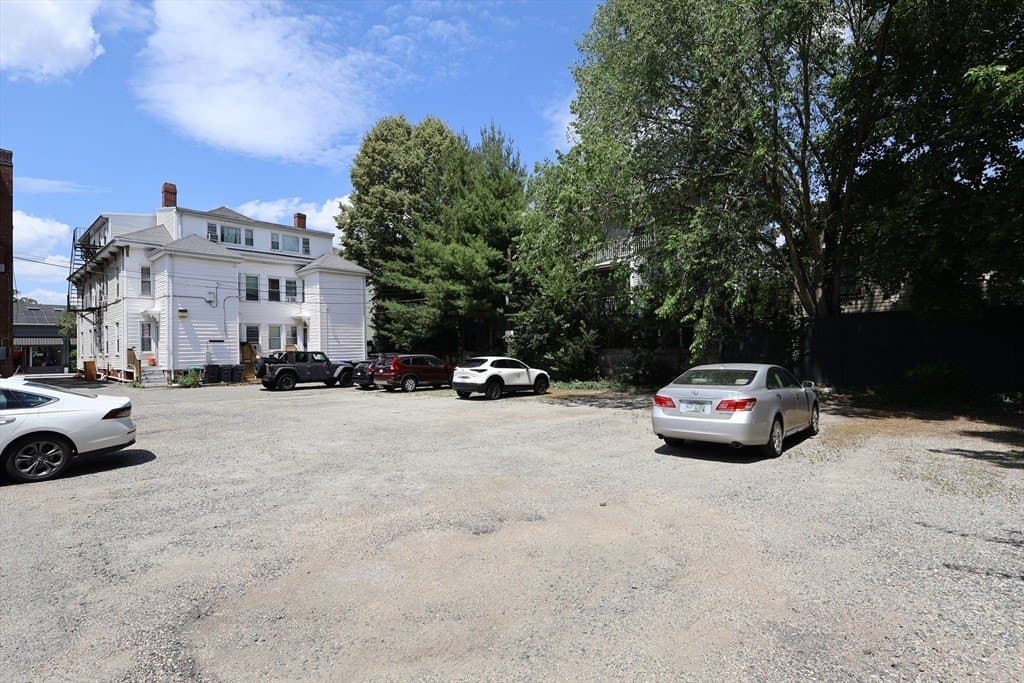 140 Huron Ave, Cambridge