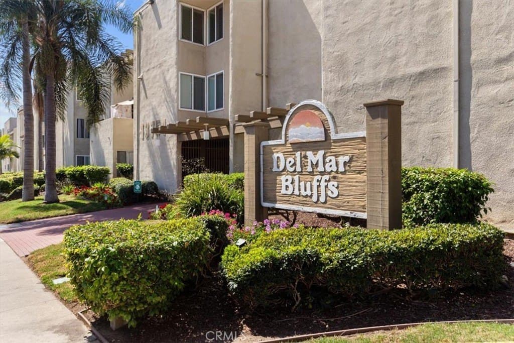 13754 Mango Dr Unit 306, Del Mar