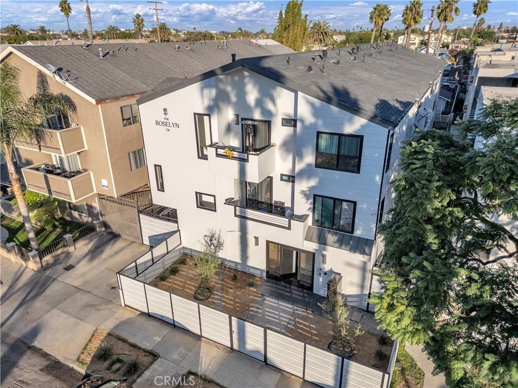 736 Rose Ave, Long Beach