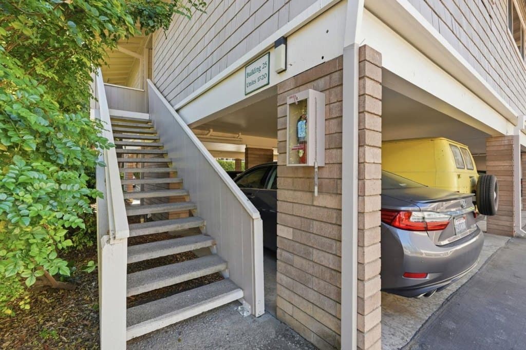 500 W Middlefield Rd Apt 20, Mountain View