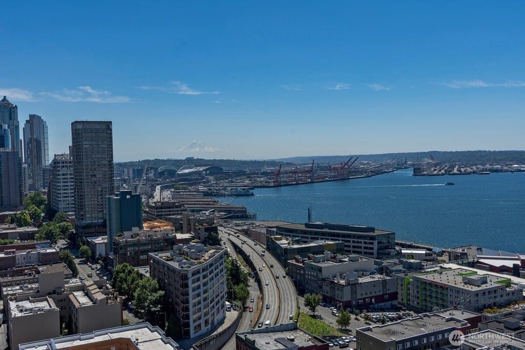 121 Vine St Unit 703