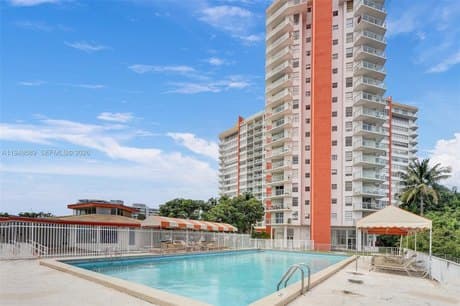 1301 NE Miami Gardens Dr Apt 501W