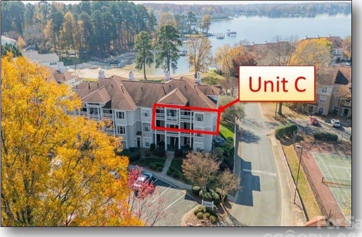 17919 Kings Point Dr Apt C, Cornelius