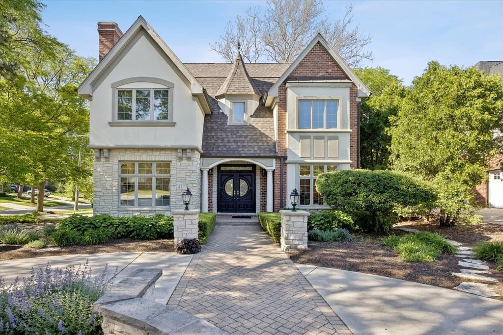 417 W 9th St, Hinsdale
