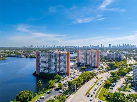 1301 NE Miami Gardens Dr Apt 1523W