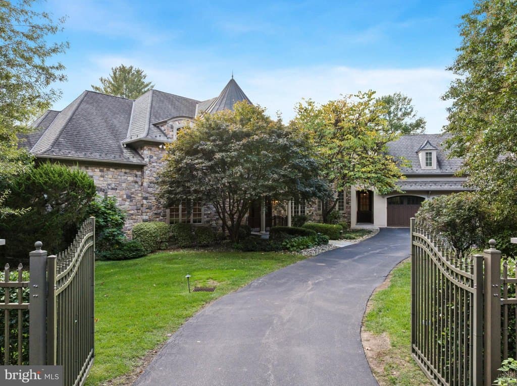 420 Williamson Rd, Gladwyne