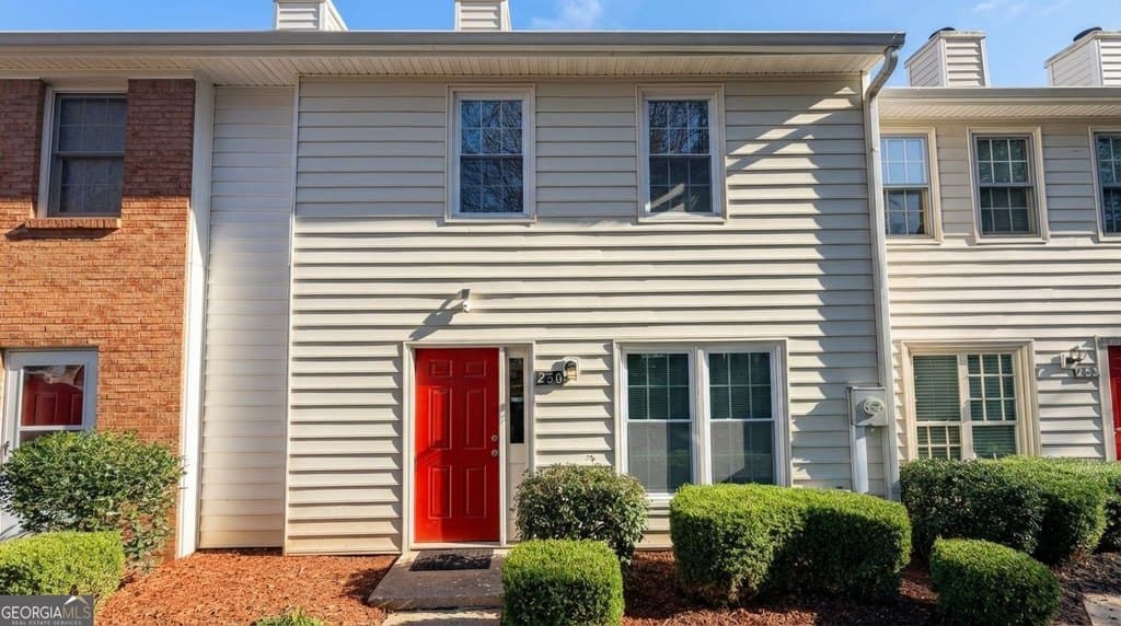 250 Mill Creek Pl, Roswell