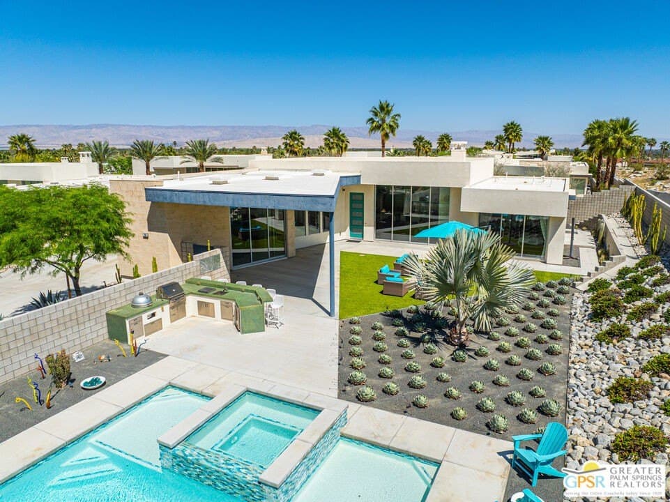 586 Polaris Ct, Palm Springs